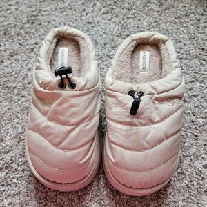 BOGO Brand New Puffer Slip On Shoes Gray/Cream Size EU 38/39
